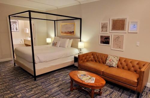 Shepherdstown Hotel | Bavarian Inn