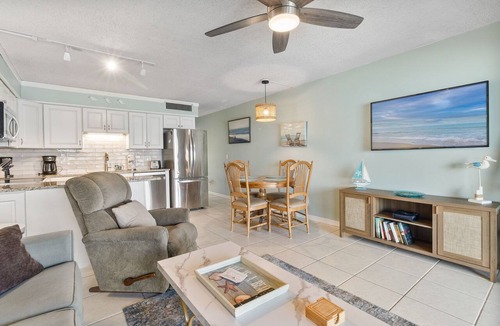 Englewood Condo | Bay Time - Waterfront - Walk to beach and restaurants - Dock your boat