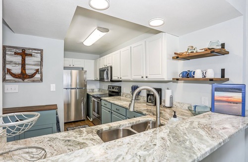 Innerarity Townhomes House | Bayfront Townhome w/Kayaks & Sunset Views – Sleeps 6