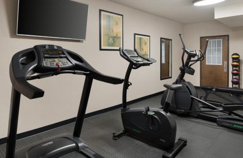 Belleville Hotel | Baymont by Wyndham Belleville Airport Area Free Airport Shuttle