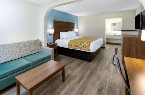 Gulf Hills Hotel | Baymont by Wyndham Biloxi - Ocean Springs
