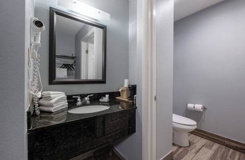 Buechel Hotel | Baymont by Wyndham Louisville Airport South