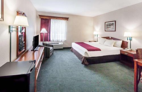 New Buffalo Hotel | Baymont by Wyndham New Buffalo