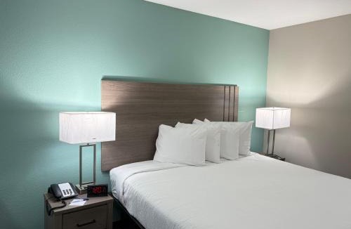 Florida Panhandle Hotel | Baymont by Wyndham Pensacola at NAS Corry