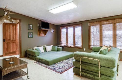 Opelousas House | Bayou Oaks-Sleeps 12-Private Lake with Fish