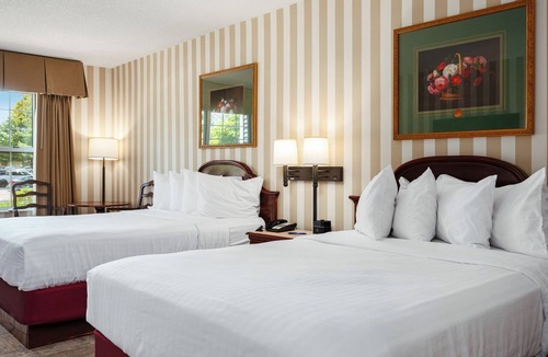 Traverse City Hotel | Bayshore Resort