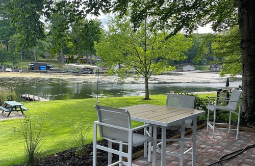 Ludington Cottage | Bayside cottage is our new Hamlin lake cottage. Complete with docks 50’ away.