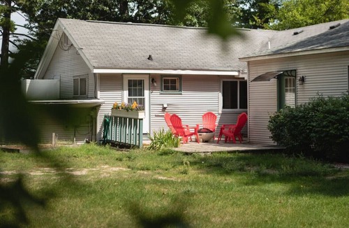 Traverse City House | Bayview 4BR Home Downtown Beaches Wineries Bay