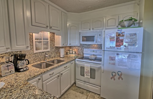 Garden City Condo | Beach Bliss: 3-Bed, 3-Bath Retreat at Garden City Beach, SC