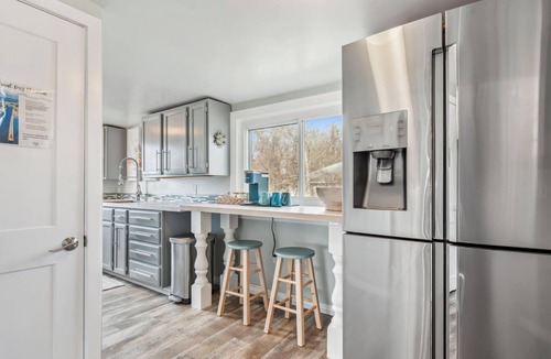 Bluffton House | Beach Cottage Steps from the water PROMOTION ADDED FOR July 15-17