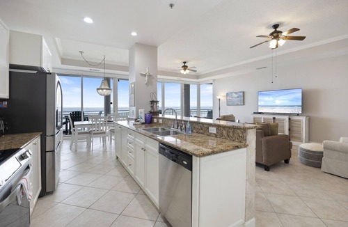 Ono Island Condo | Beach Front Luxury with Stunning Views at La Playa 102