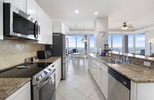Ono Island Condo | Beach Front Luxury with Stunning Views at La Playa 102