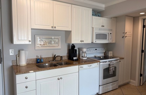 North Litchfield Beach Apartment | Beach Getaway -Litchfield Resort