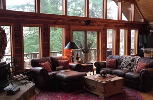 Piney Cabin | Beach Haven Hideaway- Luxury Log Cabin on Lake- Sleeps 12 with boat dock & ramp