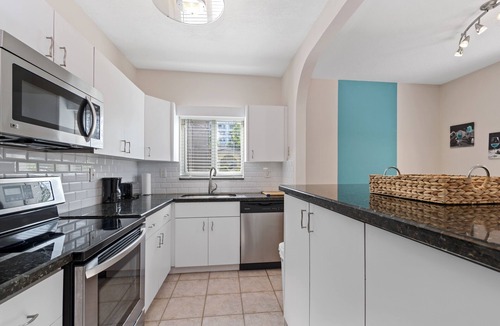 Downtown Hollywood House | Beach Retreat★ 1 block from downtown ★beach& Shops