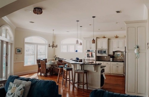Navarre Beach Villa | Beach Villa DOG FRIENDLY, Water Views Sleeps 12 + Kayaks Bikes