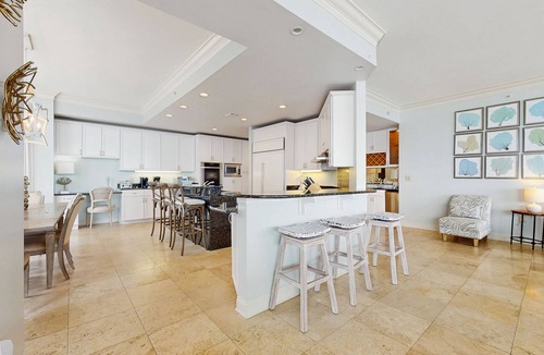 Ono Island Condo | Beachfront 10th-floor condo with Gulf view, pool, gym, & balcony