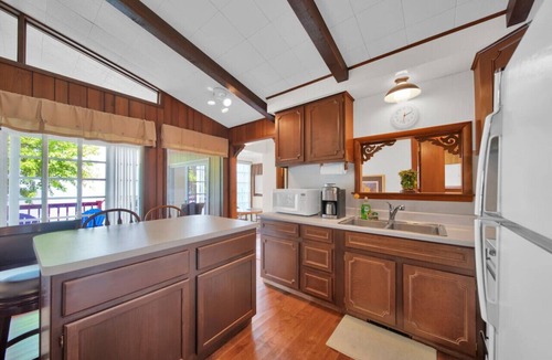 Carsonville House | BeachFront Couples Getaway w Starlink & Sunrises!