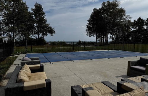 Lexington Cabin | Beachfront cottage #4 in Lexington with AC, shared Hot Tub & Pool on Lake Huron