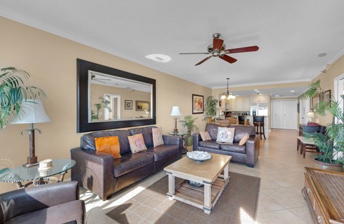 Pensacola Beach Condo | 🌅Beachfront! Gulf Front Pools-Hot Tub-Fitness-2BR Emerald Isle 202🌅