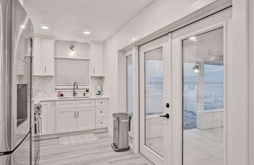 Flagler Beach Cottage | Beachfront home w/private lanai and deck - walk to the beach