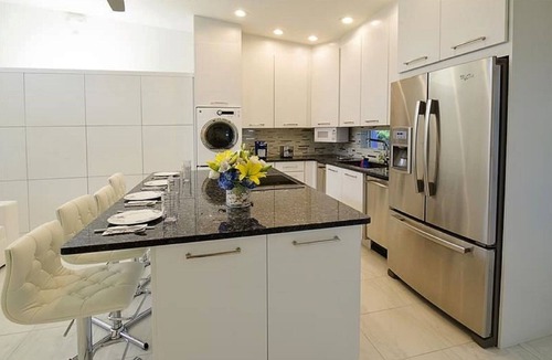 East Fort Lauderdale House | BEACHFRONT, OCEAN! 2 BEDRMS, 3 BATHRMS, Discounts for longer stay APP-VRR1500402