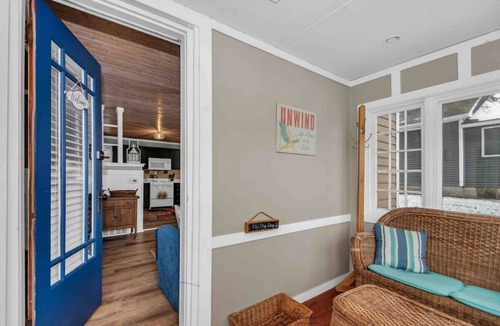 Grand Beach Cottage | Beachglass Cottage - Family Friendly Kids and Pets