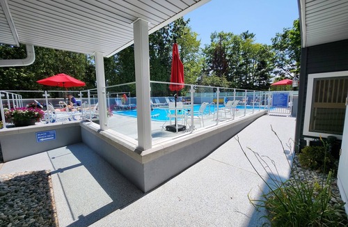 Traverse City Condo | Beachside, Private Balcony - North Shore Inn Unit 205
