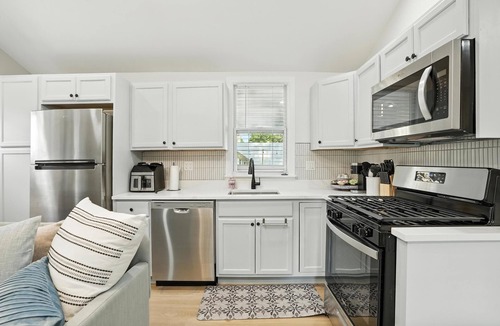 Valparaiso House | Beacons' Nest – Valpo U, Downtown & Dunes
