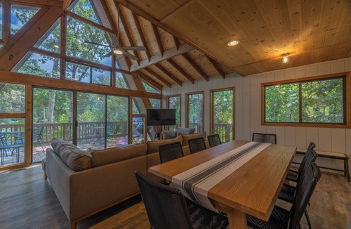 Innsbrook Ski Chalet | Bear Hug Hideaway by Innsbrook Vacations!