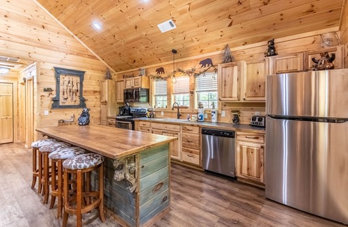 Bryson City Cottage | Bear Trot-Hot Tub - Fire Pit - Covered Porch