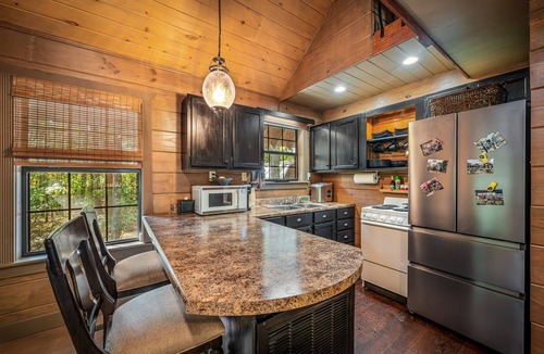 Mentone Cabin | Bearfoot Bungalow-family fun getaway