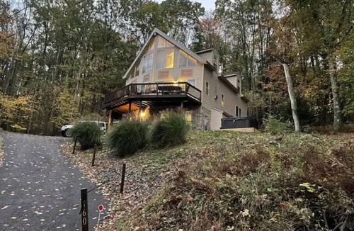 Thayerville Ski Chalet | Bearly Believable By The Lake & WISP hot-tub/pets