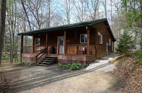 Laurelville House | Beary Cozy Luxury Couples Retreat in Hocking Hills