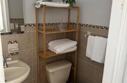 College Park Apartment | Beautiful 1-bedroom studio in Lake Worth Beach with private entrance and patio