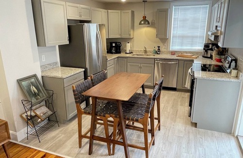Frederick Condo | Beautiful 1900s Built 2BR Downtown Loft - 9 Min Walk To Carroll Creek - Pets OK