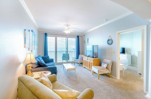 Gulfport Condo | Beautiful 2 Bedroom /2 Bathroom Condo Overlooking the Gulf LT2-1304