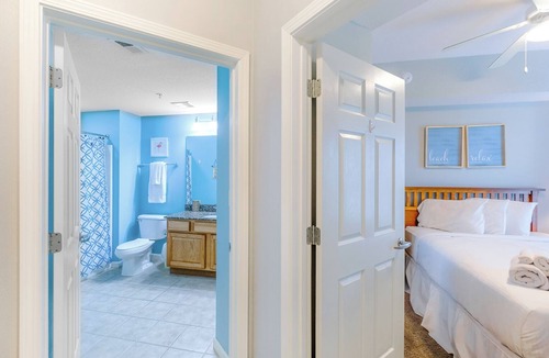 Gulfport Condo | Beautiful 2 Bedroom /2 Bathroom Condo Overlooking the Gulf LT2-1304