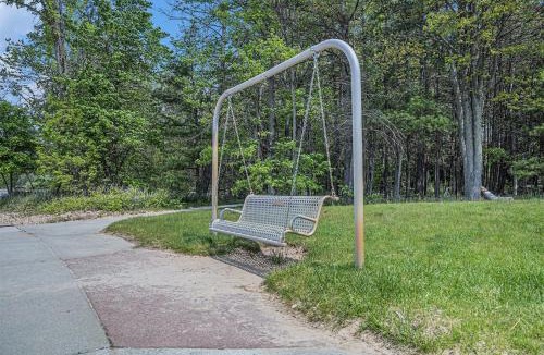 Acme Apartment | Beautiful 2 Bedroom Lakeside Condo at The Shores