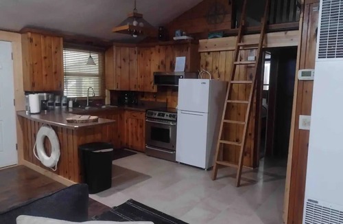 Hope Cottage | Beautiful 2BR+Loft Cottage with amazing views!