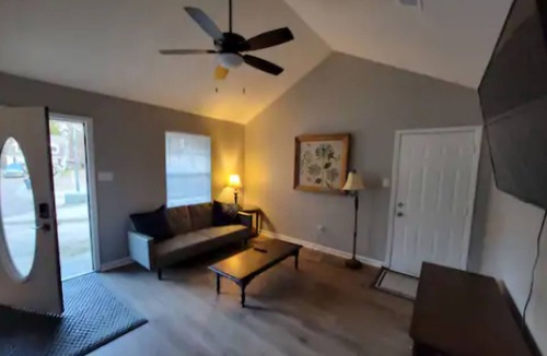 Hernando House | Beautiful 3-bedroom in charming cul-de-sac in Hernando