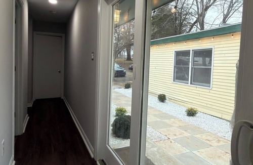Leesburg House | Beautiful 3 BR 2 Bath Private Main-first floor with AC Heat in Leesburg, VA