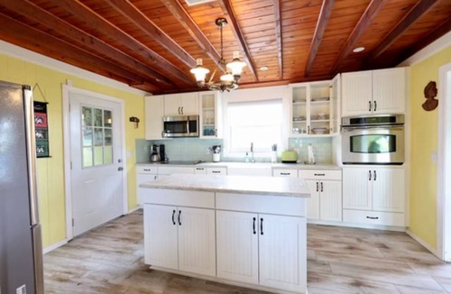 Saint James City House | Beautiful 3bedroom second floor with full kitchen, a pool in pine island