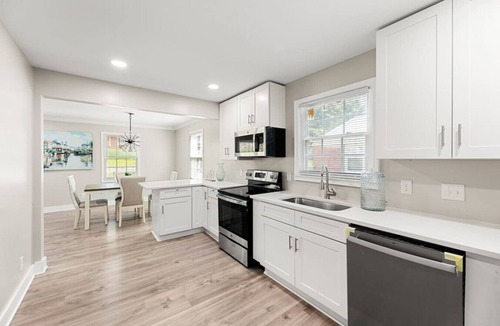 Charlotte House | Beautiful 3BR 2 bath close to CLT Uptown& Southend