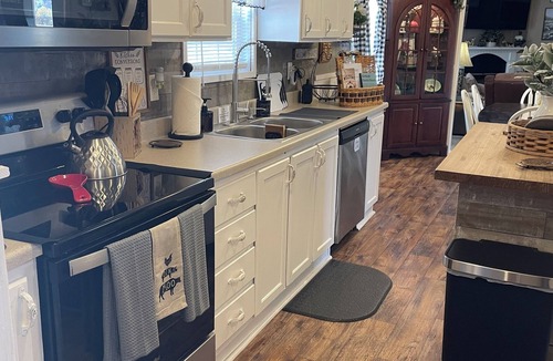 Mouth of Wilson House | Beautiful 4 Bedroom Mountain Getaway! Amazing Mountain Views !