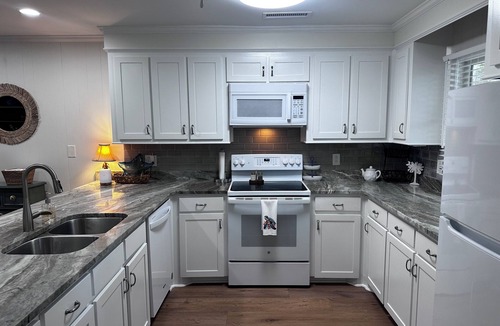 Edisto Island House | Beautiful 4 bedroom/2 bath family & pet friendly home 600 feet from the beach