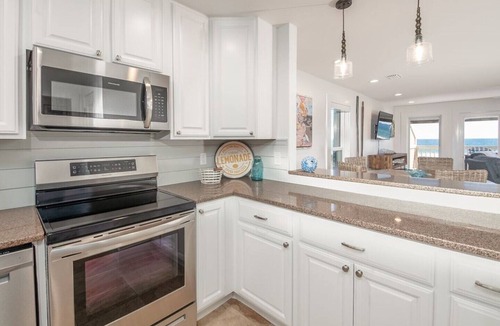Ono Island House | BEAUTIFUL Beach Cottage: Directly on the Beach!