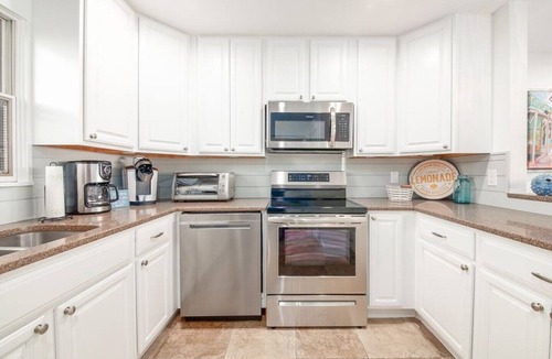 Ono Island House | BEAUTIFUL Beach Cottage: Directly on the Beach!