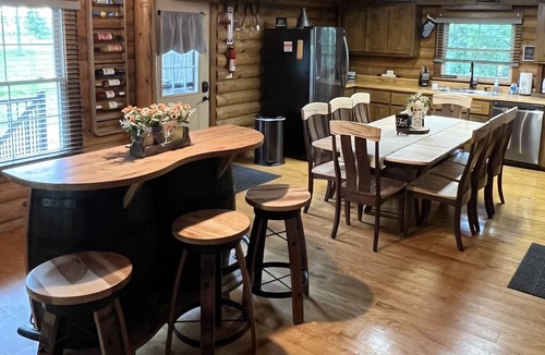 Decker House | Beautiful Cabin located in the “heart of thumb” wifi