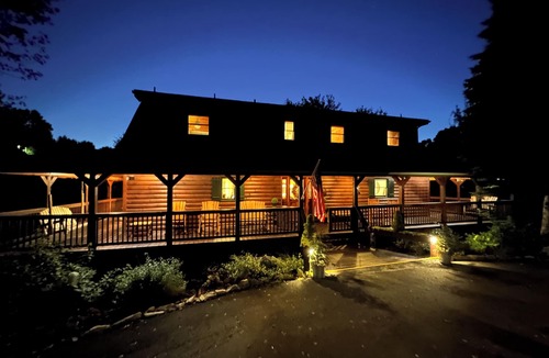 Piney Creek Cabin | Beautiful Cabin with Private Pond & Dock 5Bed/3.5Baths Sleeps 14 Oct. Dates OPEN
